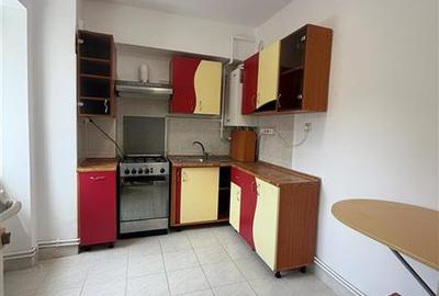 Inchiriere garsoniera decomandata  in bloc de apartamente,intrare Racadau - 3