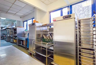 Spațiu industrial–afacere catering la cheie, teren&hală 750 mp S+P+1E - 44