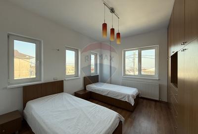 Casă individuală cu 5 camere în Central