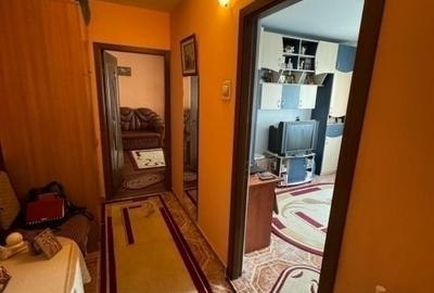 Apartament cu 2 camere decomandat în Nicolina