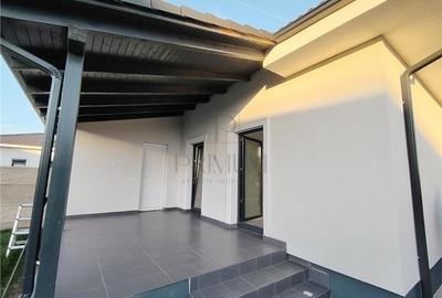 Duplex pe plan - teren generos - zona aproape de toate magazinele - 3