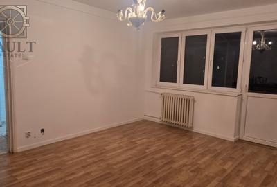 Apartament cu 3 camere semidecomandat în Drumul Taberei
