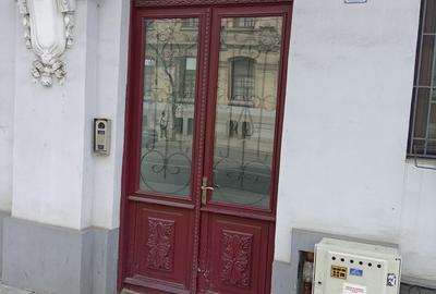 Apartament 3 camere Parter - ultracentral - Bd Regina Elisabeta - 1