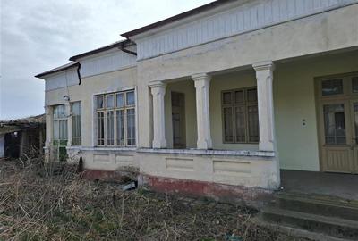 Casa din caramida, Panciu cu teren 2080 mp - 1