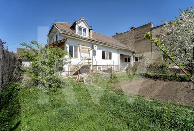 Casă individuală cu 13 camere în Central