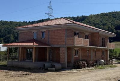 Casă individuală cu 5 camere în Gilău