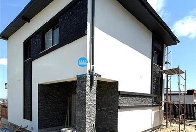 Casă individuală cu 4 camere în Valea Adâncă