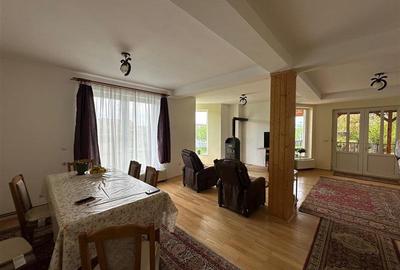 Casa spatioasa 160mp, cu 6 camere si 2150 mp teren - 2