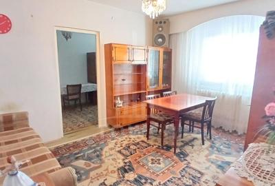 Apartament cu 2 camere semidecomandat, mobilat în Mihai Viteazul