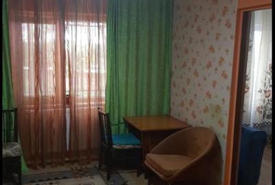 Apartament cu 3 camere semidecomandat în Tomis Nord