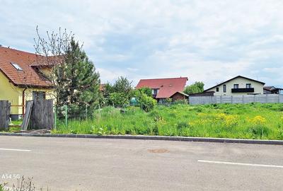 Sanpetru, teren intre case noi 685mp cu AC, utilitati, 72500 euro - 6