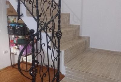 Casă duplex de vânzare în Tg Jiu , aproape de magazinul Economic, lângă pasarela - 9