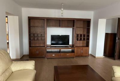 Apartament cu 3 camere, mobilat în Unirii