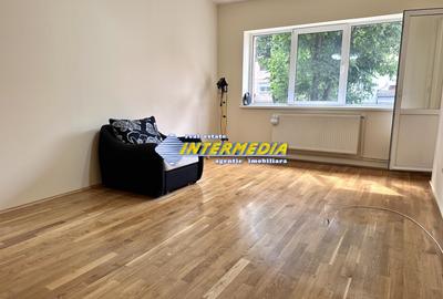 Apartament cu 3 camere Deco Foste proprietati CETATE Piata Finisat Nemobilat - 2