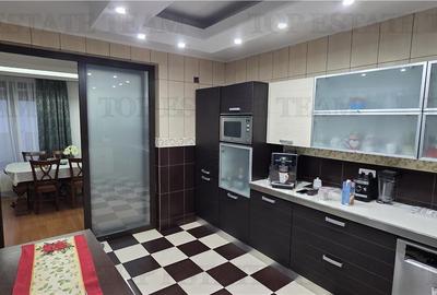 Prelungirea Ghencea/ Vila exclusivista cu panouri solare si garaj/ 5 camere, 240 - 30