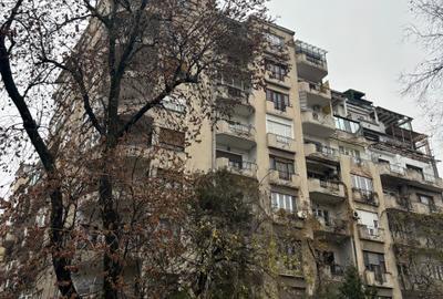Apartament cu 2 camere semidecomandat, mobilat în Cișmigiu
