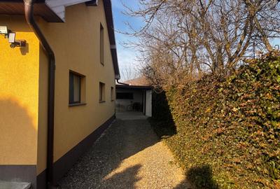 Casă spațioasă cu 3 dormitoare, două terase și două fronturi–15 km de Bistrita - 7