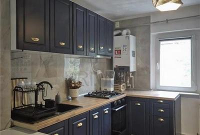 Apartament cu 3 camere decomandat, mobilat în Complex Studențesc