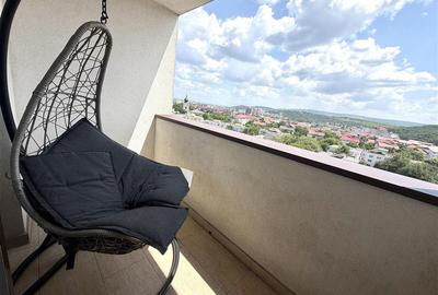 Apartament cu 3 camere decomandat în Nicolina