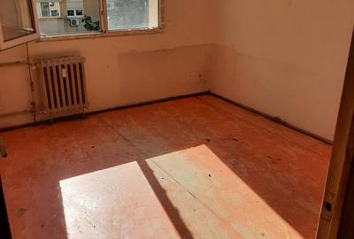 Vanzare 2 camere Camil Ressu etaj 6/8 bloc 1975 decomandat 43 mp - 1