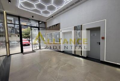 Apartament cu 3 camere decomandat în Sud
