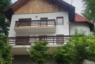 Casă individuală cu 5 camere în Caragiale