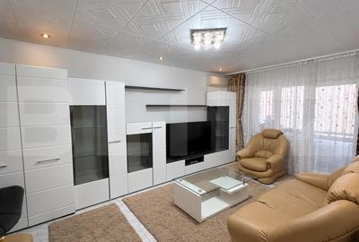 Apartament cu 2 camere decomandat, mobilat în Decebal