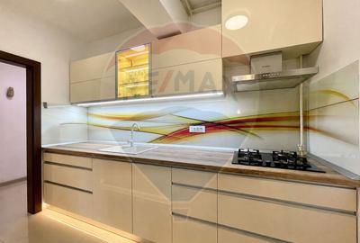 Apartament cu 3 camere de închiriat - 16
