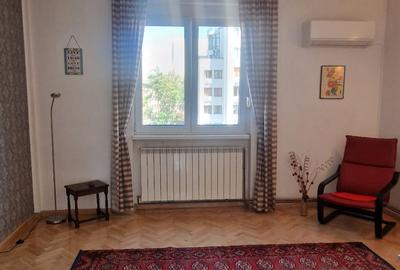 Apartament cu 2 camere decomandat în Universitate
