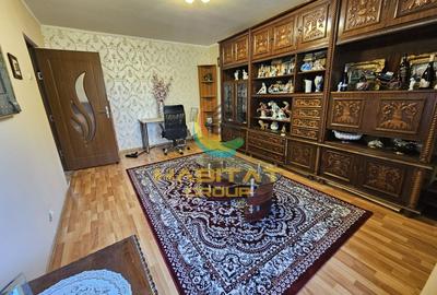 Apartament cu 3 camere decomandat, mobilat în Berceni