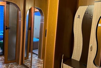 Apartament cu 2 camere decomandat, mobilat în Mărăcineni