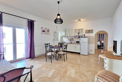 Apartament cu 2 camere semidecomandat, mobilat în Mamaia-Sat