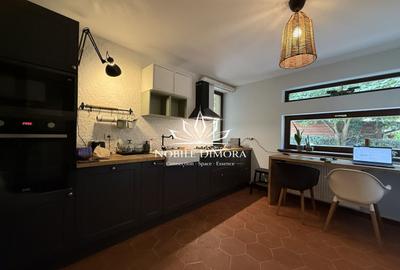 Casa unica in Timisoara: 5 camere - 3 bai - 2 garaje - 950 mp de teren - 12