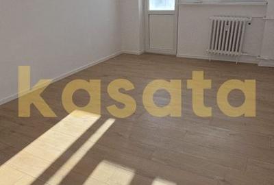 Apartament cu 3 camere decomandat în Colentina