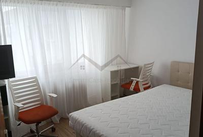 Apartament cu 3 camere decomandat în Bd. Independenței