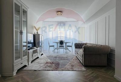 Apartament cu 3 camere, mobilat în Periferie