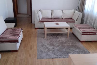 Apartament cu 3 camere semidecomandat în Colentina