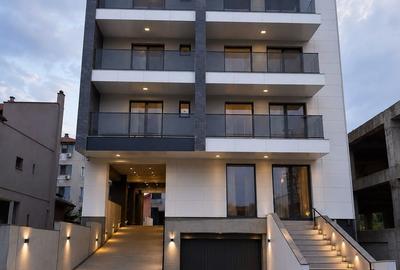 Apartament cu 3 camere decomandat în Primo