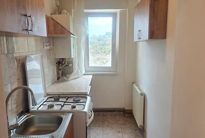 Vand apartament 2 camere decomandat in Deva, zona Micro 15, situat pe mijloc, - 1