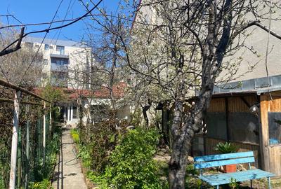 Casă individuală cu 4 camere în Colentina