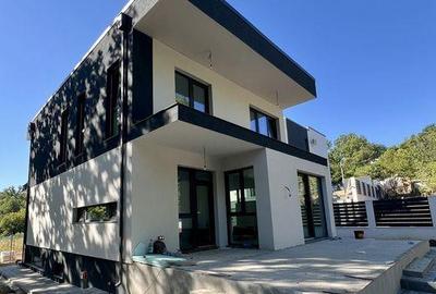 Casă cu 6 camere în Sărărie