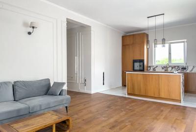 Apartament cu 3 camere decomandat în Corbeanca
