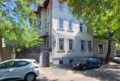 Casă individuală cu 15 camere în Eminescu