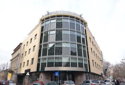 Birou, 420 mp în Universitate