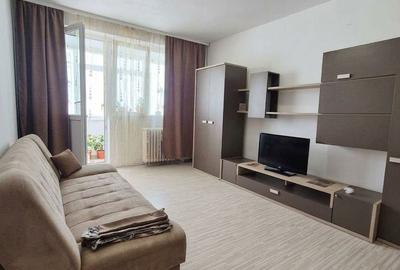 Apartament cu 3 camere decomandat, mobilat în Berceni
