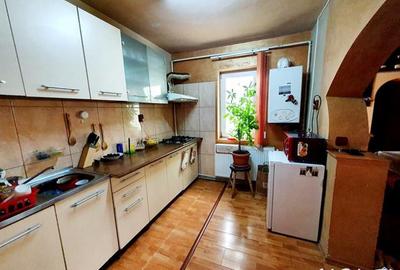 Apartament 3 camere, situat in Targu Jiu, Aleea Teilor - 1