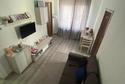 ENESCU , apartament cu 3 camere ,etaj 4 -acoperis! - 1