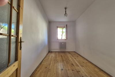 Apartament cu 3 camere decomandat în Păcurari