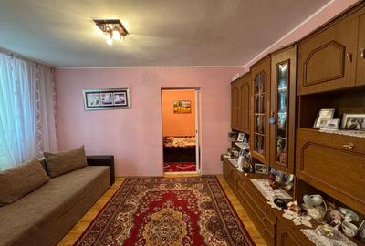Apartament cu 2 camere semidecomandat, mobilat în Micro 19