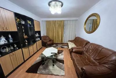 Apartament cu 3 camere decomandat, mobilat în Faleza Nord
